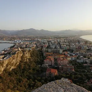 Couette-café Milazzo: La Porta Delle Eolie, Milazzo